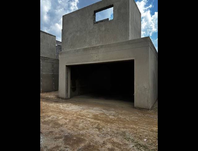 4 BEDROOM FREEHOLD FOR SALE IN EDENBURG